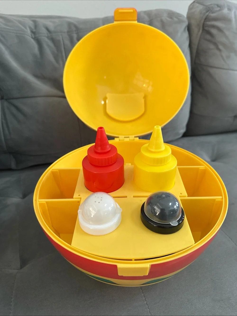 Sun Squad Hamburger BBQ Grill Condiment Caddy Ketchup Mustard Salt Pepper